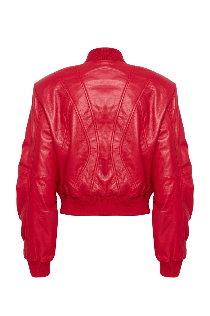 Gestuz, Zania Bomber, Haute Red